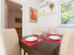 Dining - Apartment Josip 1 with Terrace (Čižići)