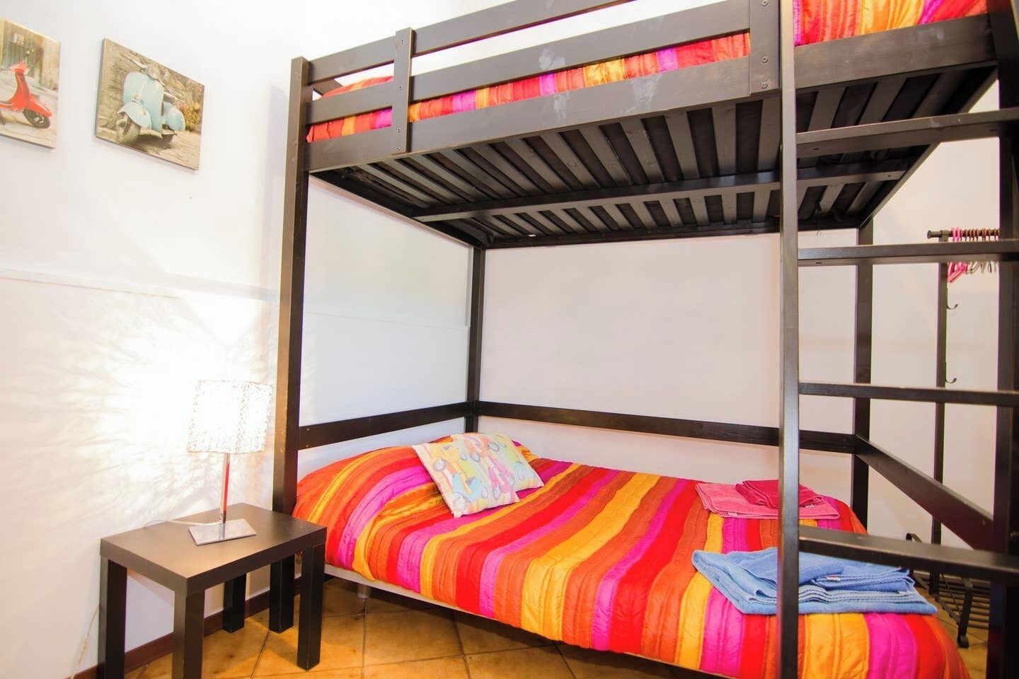 4 bedrooms, desk, iron/ironing board, WiFi