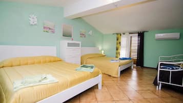 4 Schlafzimmer, Schreibtisch, Bügeleisen/Bügelbrett, WLAN