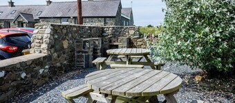 Ty Rhiannon: One bedroom first floor apartment in Aberffraw