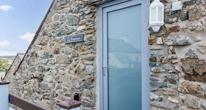 Ty Rhiannon: 1‑Bed First-Floor Apartment in Aberffraw | Managed by Anglesey Holiday Lettings