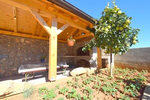 BBQ/picnic Area - Apartments Mladenka (Malinska-Dubasnica)