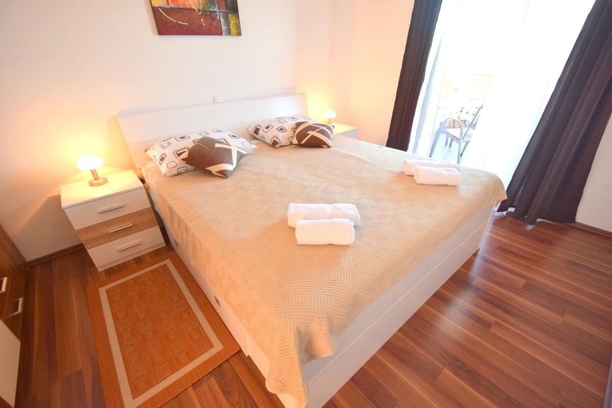 Apartment, 1 Bedroom, Sea View (738 - 3) | 1 bedroom, desk, free WiFi, bed sheets