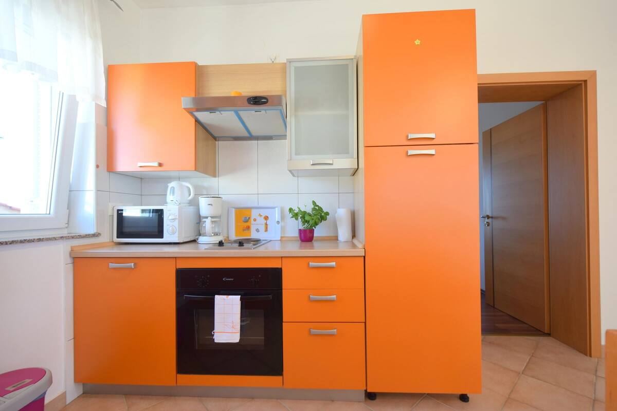 Apartment, 1 Bedroom, Balcony (737 - 2) | Private kitchen | Coffee/tea maker, full-size fridge, microwave, oven