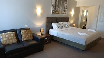 Deluxe Double or Twin Room, 1 King Bed, Garden View