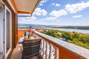 Property grounds - Apartment Skrabonja 2 (Čižići)