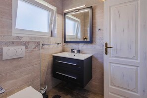 Douche, serviettes fournies