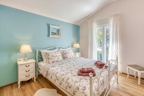 2 quartos, ferros/tábuas de passar roupa, Wi-Fi de cortesia