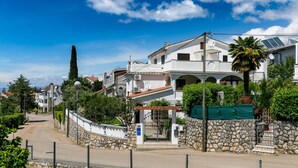 Exterior - Apartment Sanja with terrace - Malinska (Malinska-Dubasnica)