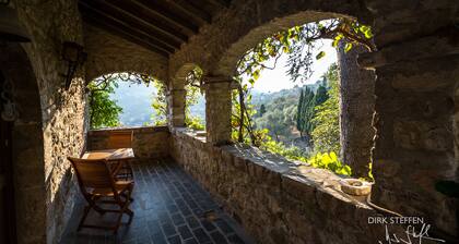 Schloss mit privater pool, meerblick, gelegen zwischen Cinque Terre & Portofino