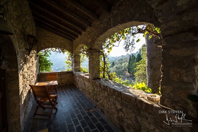 15th century castle, between Cinque Terre and Portofino, private pool, sea view