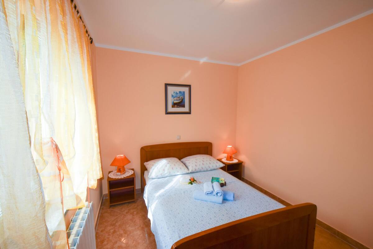 Apartment, 3 Bedrooms (533 - app/6) | Iron/ironing board, WiFi (free), bed sheets