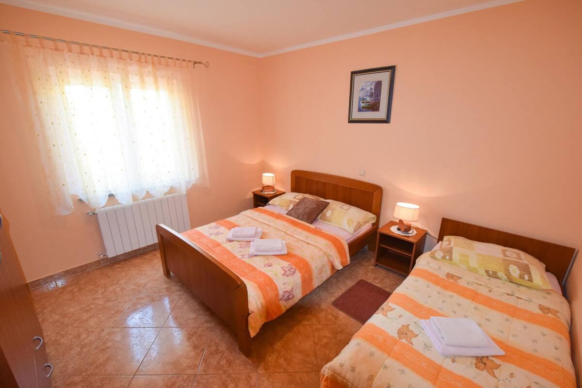 Apartment, 2 Bedrooms (534 - app/4) | Iron/ironing board, WiFi (free), bed sheets