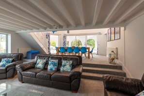 Smart TV, DVD player, books