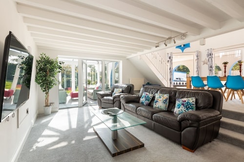 Coed y Llan: Countryside Retreat in Llanfaelog | Managed by Anglesey Holiday Lettings