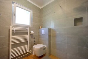 Douche, serviettes fournies