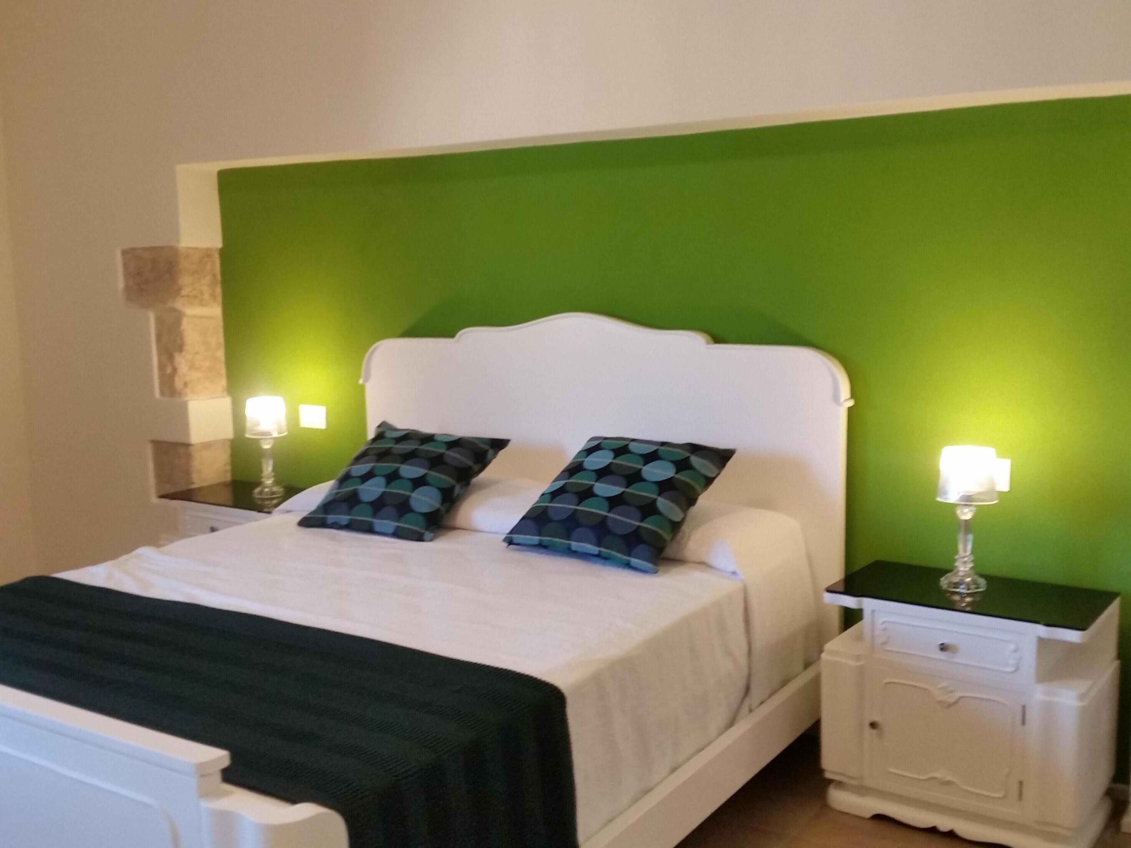 1 slaapkamer, een strijkplank/strijkijzer, reisbedje, wifi