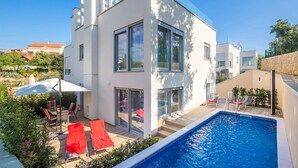 Exterior - Villa Olive Nika with Pool (Malinska-Dubasnica)