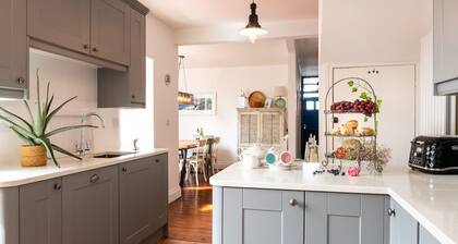 Maelog Villa : Spacious 4‑Bed Pet-Friendly Townhouse with Sea Views in Rhosneigr | Managed by Angles