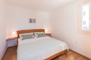 2 quartos, Wi-Fi de cortesia, roupa de cama