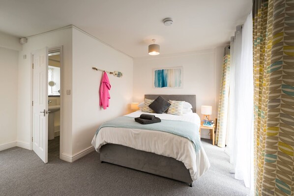 1 bedroom, iron/ironing board, free WiFi