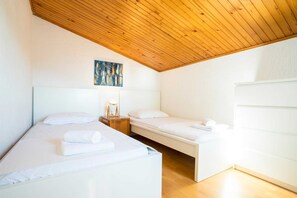 2 bedrooms, free WiFi, bed sheets