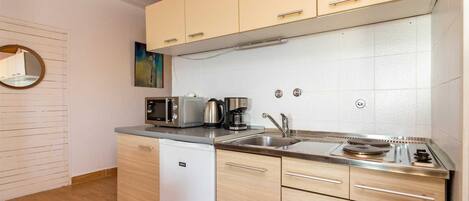 冰箱、烤箱、炉灶、茶具/咖啡用具