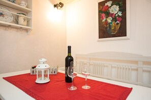 House, 2 Bedrooms | In-room dining - House Smokovec (Vrbnik)