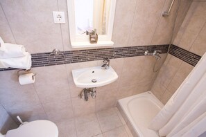 House, 2 Bedrooms | Bathroom | Shower, towels, toilet paper - House Smokovec (Vrbnik)