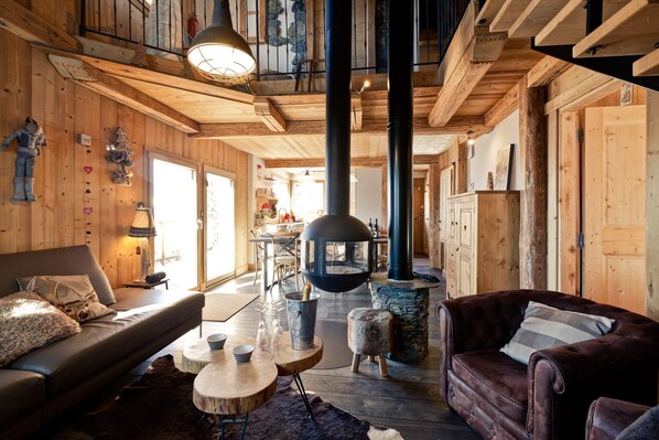 TV, fireplace, video games, DVD player - Altitude 1850 LUXURIOUS PRIVATE CHALET with SPA / 10 pers 5ch 5sdb (Montvalezan)