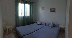 2 bedrooms - LONDE THE MOORS House floor in private property 400 meters from the sea (La Londe-Les-Maures)