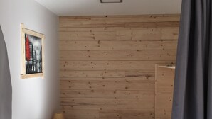 3 間睡房、熨斗/熨衫板、可攜式嬰兒床、免費 Wi-Fi