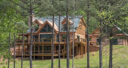 Shangri-Lodge am Lake Nottley. 5 Schlafzimmer Schlaf 20. W-lan. Feuerstelle im Freien.