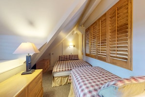 Iron/ironing board, Internet, bed sheets