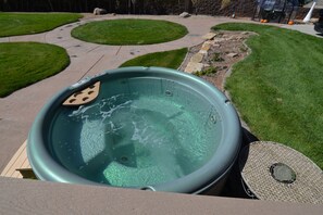 Outdoor spa tub - Tacit Shadow "Shangri-La", Private Bedroom at base of Brian Head Mountain, WiFi (Parowan)