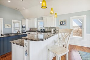 Fridge, microwave, oven, stovetop - OCEANFRONT!  ELEVATOR!   HOTTUB!   5 Masters!   AMAZING OCEAN VIEWS! (Duck)