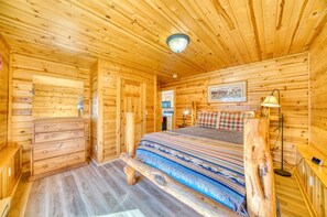 2 bedrooms, iron/ironing board, travel cot, free WiFi - Horse Ranch on the Yellowstone River. Close to Gardiner and Yellowstone Park. (Emigrant)