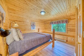 2 habitaciones, tabla de planchar con plancha y cuna de viaje 