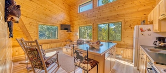 Horse Ranch sur la riviĂšre Yellowstone. 15 minutes du parc de Yellowstone.