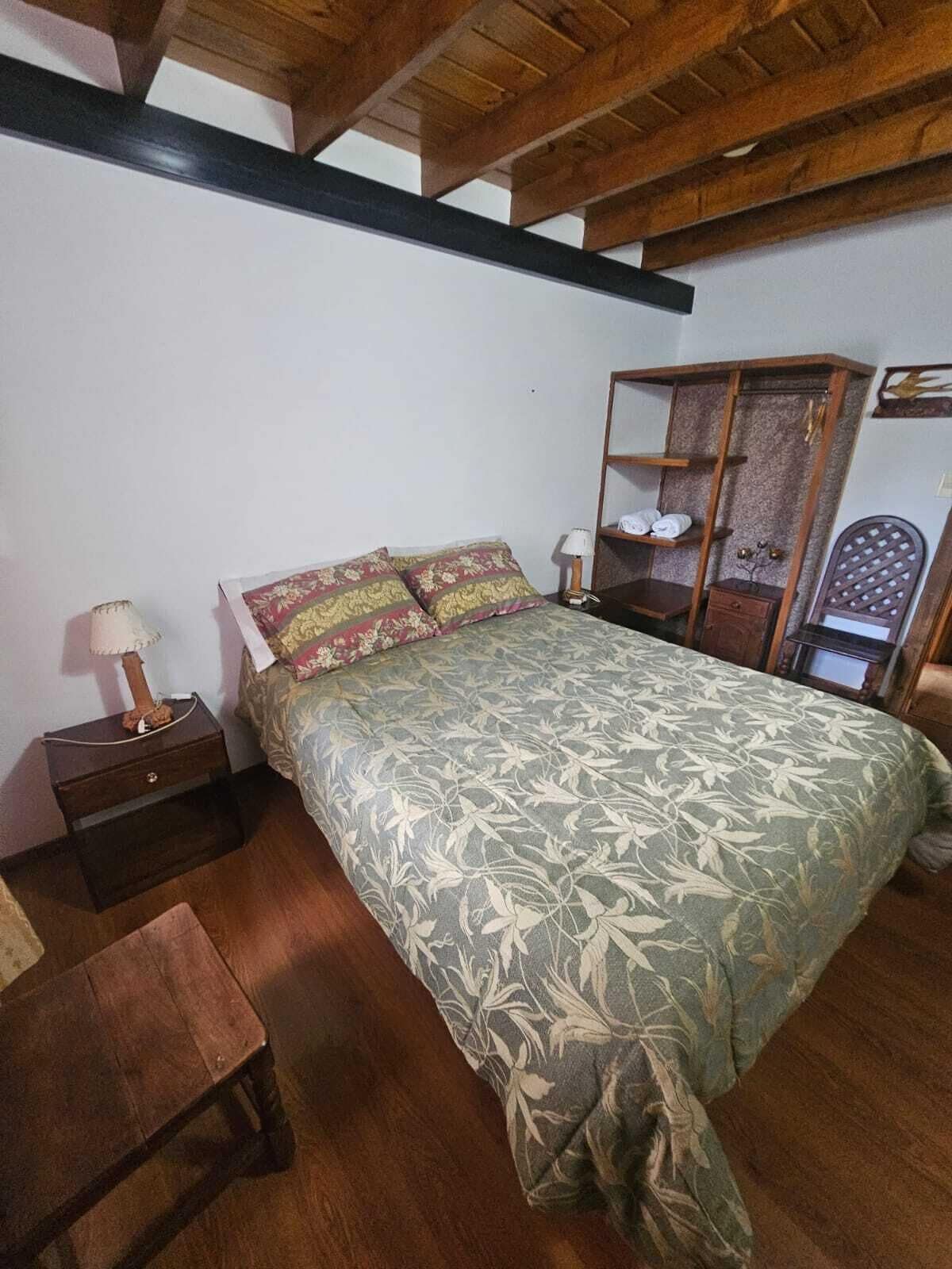 Down duvets, free WiFi, bed sheets