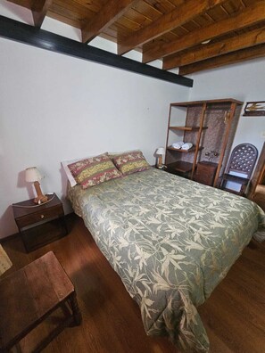 Down comforters, free WiFi, bed sheets - Hostal de la Laguna (Ushuaia)