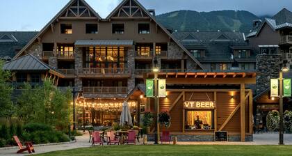 1116 Studio The Lodge At Spruce Peak Ski in in Ski out First floor