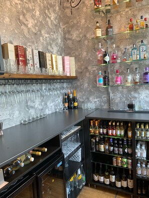Bar (on property) - Country Property, Spectacular Seaviews & Hot Tub, 6 en-suite bedrooms Sleeps 12+ (Ascog)
