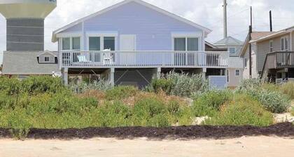 Beachfront Home in Family Friendly Jamaica Beach - Great Waterfront Beach Views!