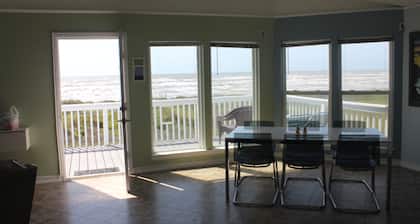 Beachfront Home in Family Friendly Jamaica Beach - Great Waterfront Beach Views!