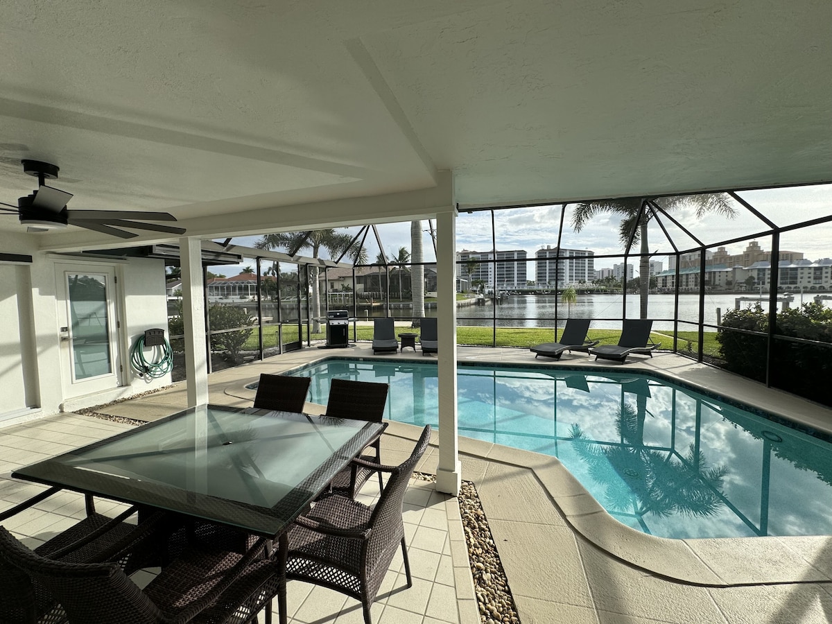 Naples Fl. Vanderbilt Beach Waterfront- Magnificent Vanderbilt Bay!
