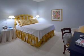 4 bedrooms, desk, iron/ironing board, WiFi - Luxury Home in a Tortillita Canyon.  Perfect for Relaxing, w/ Golf/Trails Nearby (Marana)
