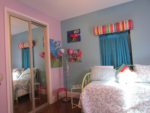 3 bedrooms, iron/ironing board, internet, bed sheets - Custom Home-great weekly rates! (Bay St Louis)