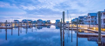 Park Place: On The Commons Park in Cape Fear Station, Walk to East Beach 