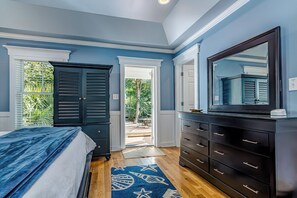 5 bedrooms, iron/ironing board, travel crib, free WiFi